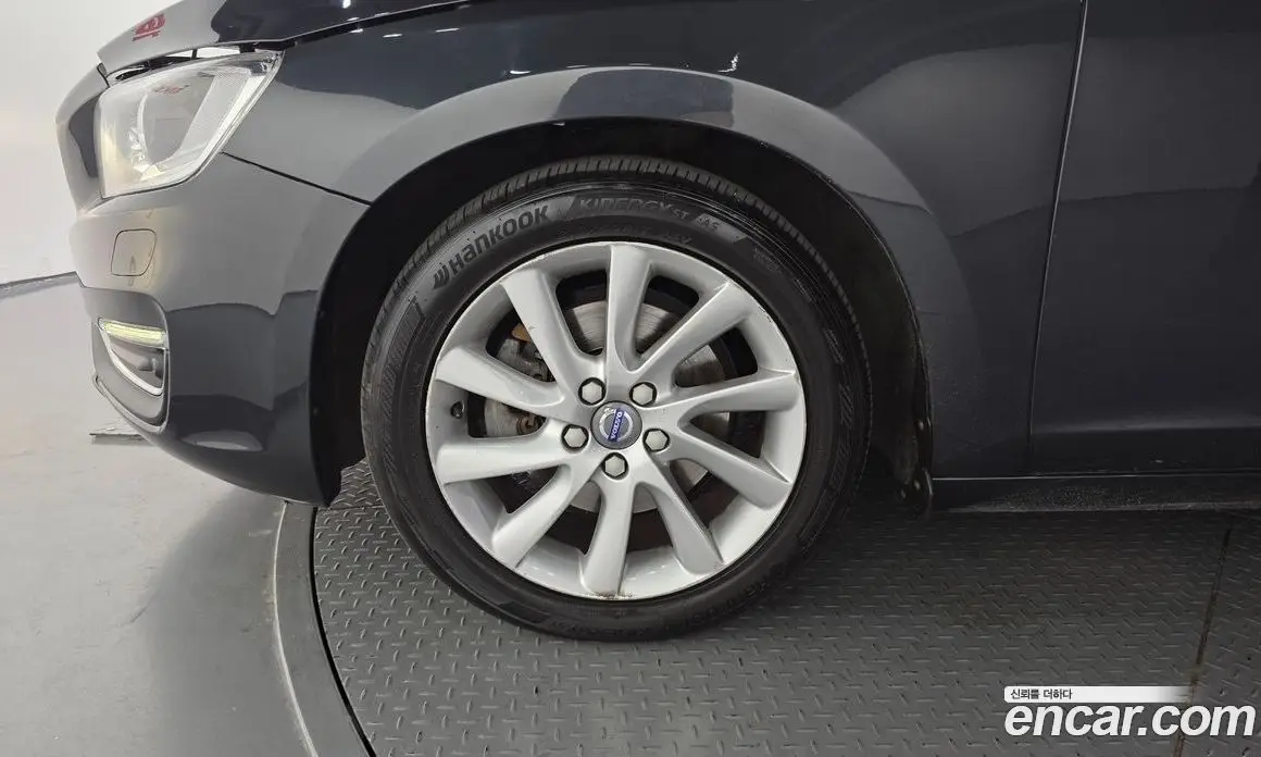 Volvo V60 2015 1.6 автомат (гидро), фото 5 Volvo V60 2015 1.6 автомат (гидро), фото 5