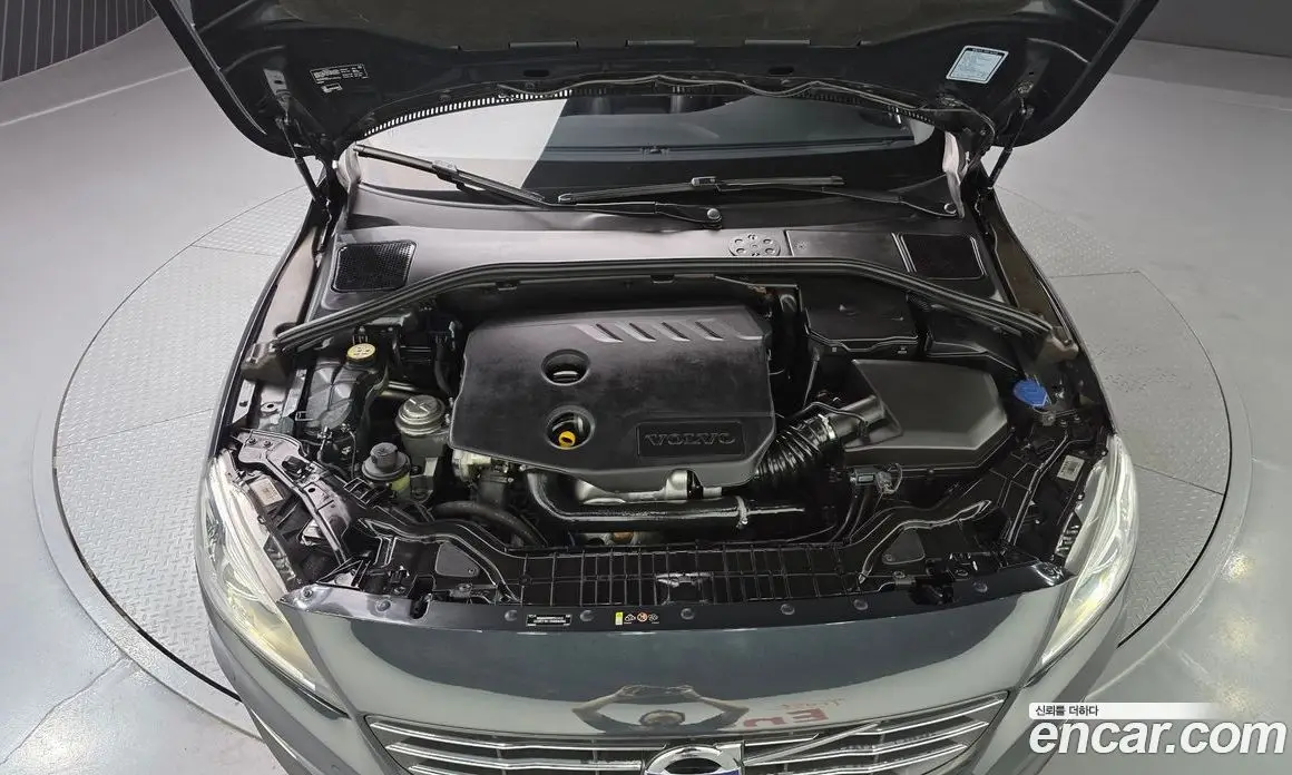 Volvo V60 2015 1.6 автомат (гидро), фото 6 Volvo V60 2015 1.6 автомат (гидро), фото 6