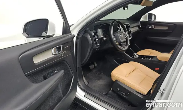 Volvo XC40 2020 2.0 автомат (гидро), миниатюра 12
