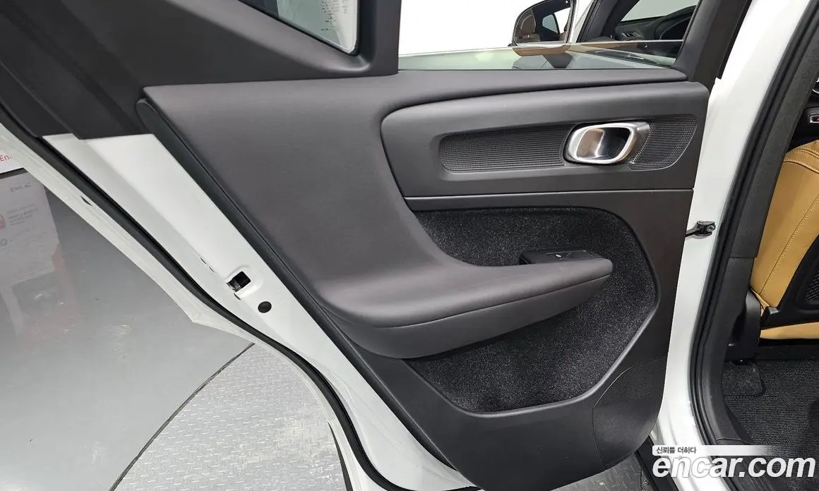 Volvo XC40 2020 2.0 автомат (гидро), фото 14 Volvo XC40 2020 2.0 автомат (гидро), фото 14
