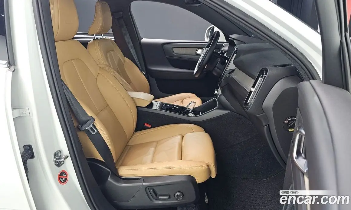 Volvo XC40 2020 2.0 автомат (гидро), фото 15 Volvo XC40 2020 2.0 автомат (гидро), фото 15