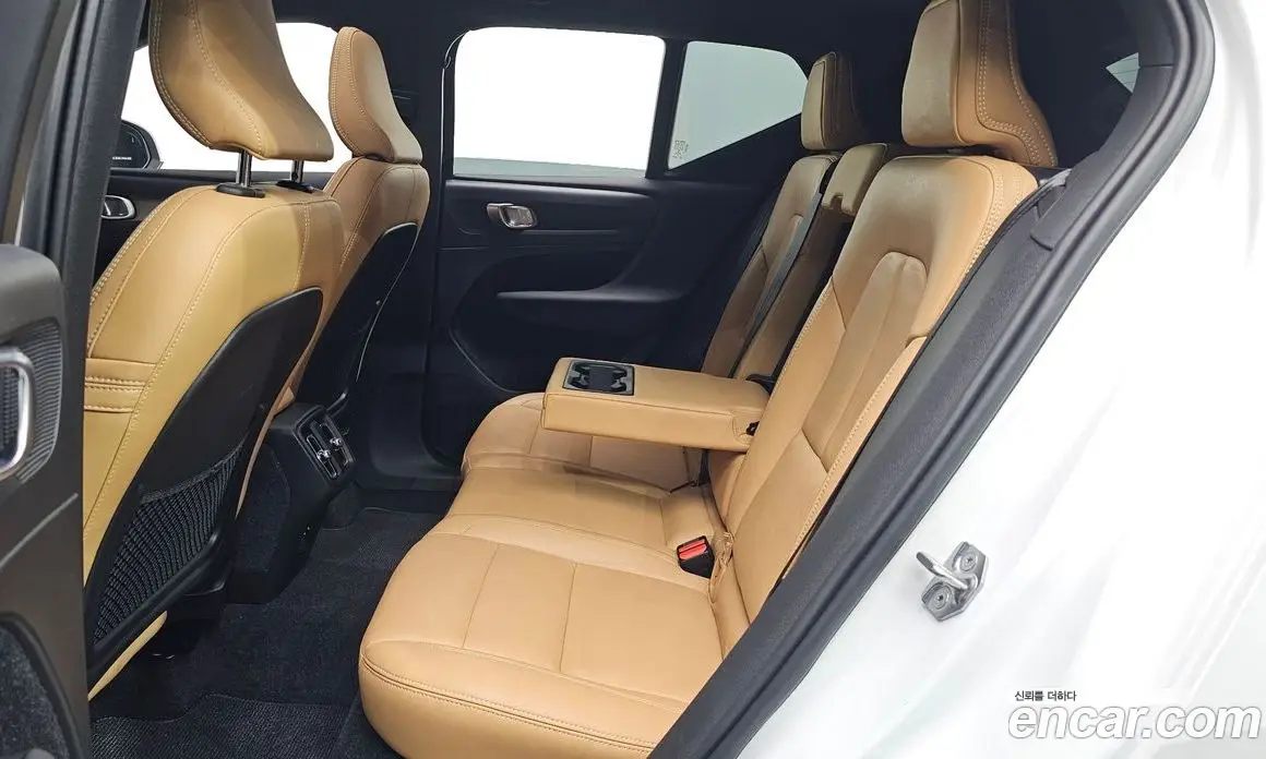 Volvo XC40 2020 2.0 автомат (гидро), фото 16 Volvo XC40 2020 2.0 автомат (гидро), фото 16