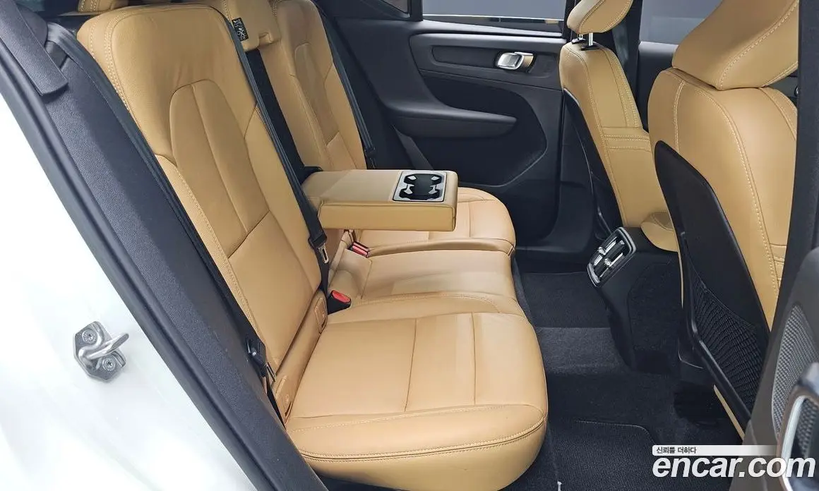Volvo XC40 2020 2.0 автомат (гидро), фото 17 Volvo XC40 2020 2.0 автомат (гидро), фото 17