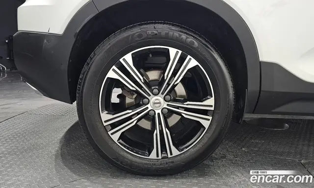 Volvo XC40 2020 2.0 автомат (гидро), миниатюра 4 Volvo XC40 2020 2.0 автомат (гидро), миниатюра 4