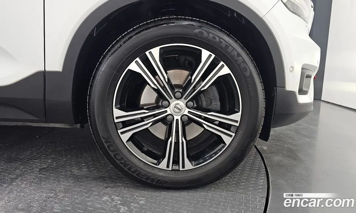 Volvo XC40 2020 2.0 автомат (гидро), фото 6 Volvo XC40 2020 2.0 автомат (гидро), фото 6