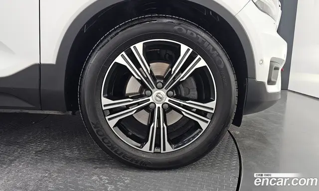 Volvo XC40 2020 2.0 автомат (гидро), миниатюра 6 Volvo XC40 2020 2.0 автомат (гидро), миниатюра 6