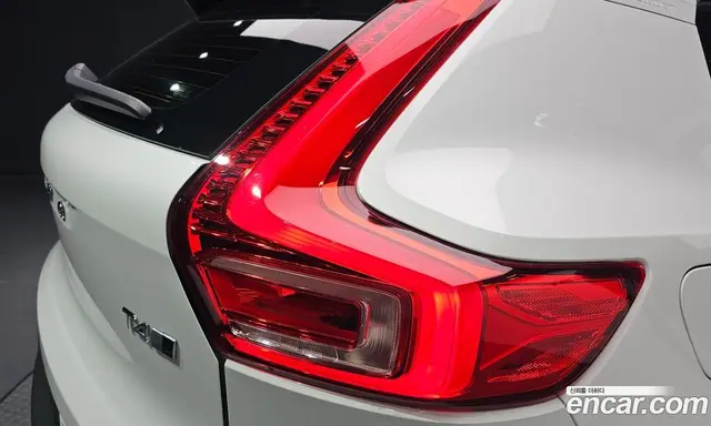 Volvo XC40 2020 2.0 автомат (гидро), миниатюра 8 Volvo XC40 2020 2.0 автомат (гидро), миниатюра 8