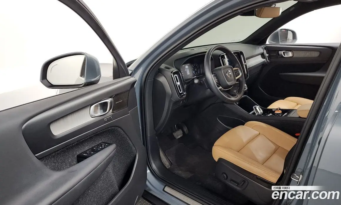 Volvo XC40 2021 2.0 автомат (гидро), фото 13