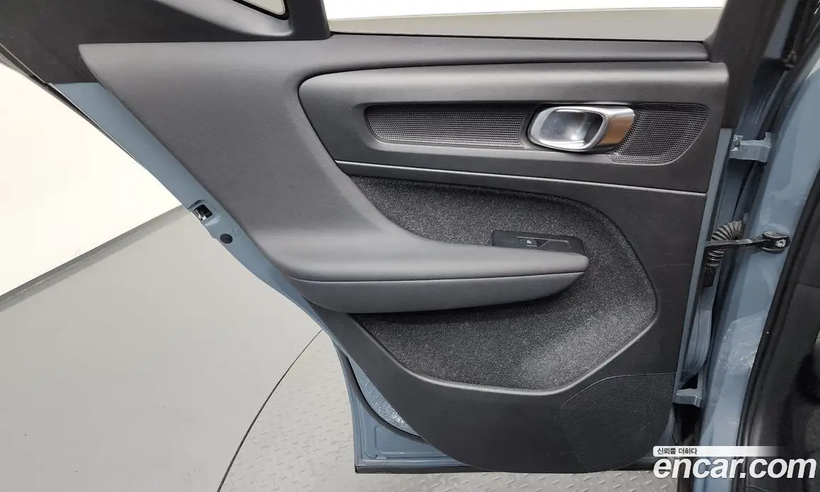Volvo XC40 2021 2.0 автомат (гидро), фото 15