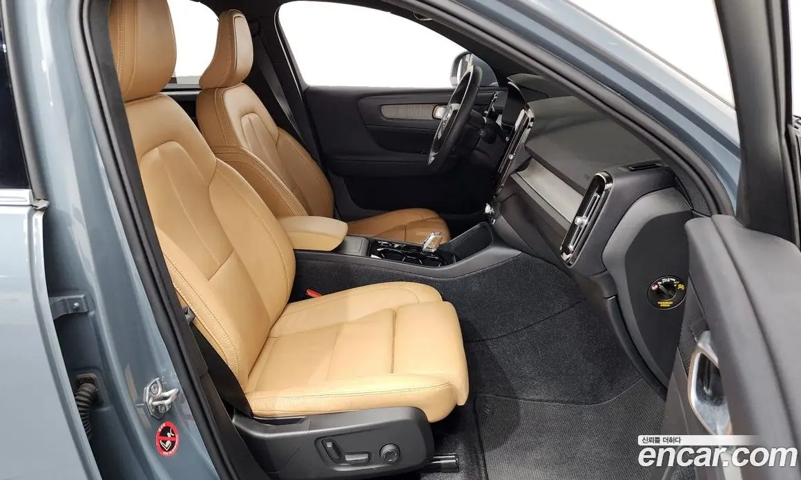 Volvo XC40 2021 2.0 автомат (гидро), фото 16