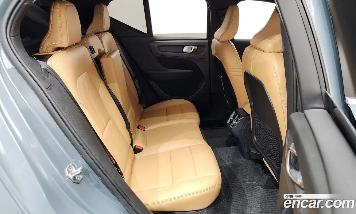Volvo XC40 2021 2.0 автомат (гидро), фото 17