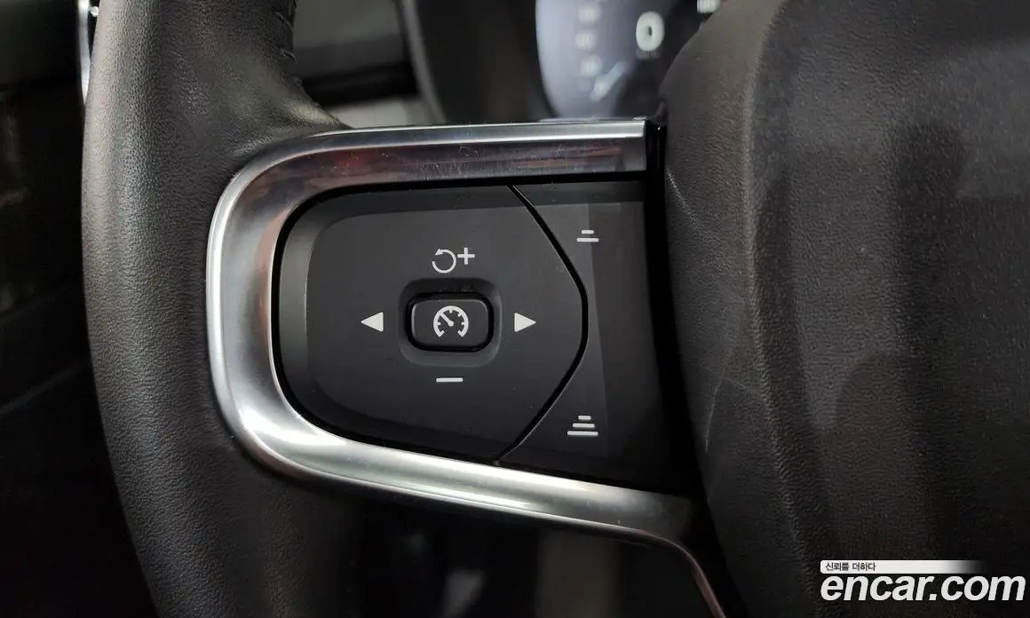 Volvo XC40 2021 2.0 автомат (гидро), фото 22
