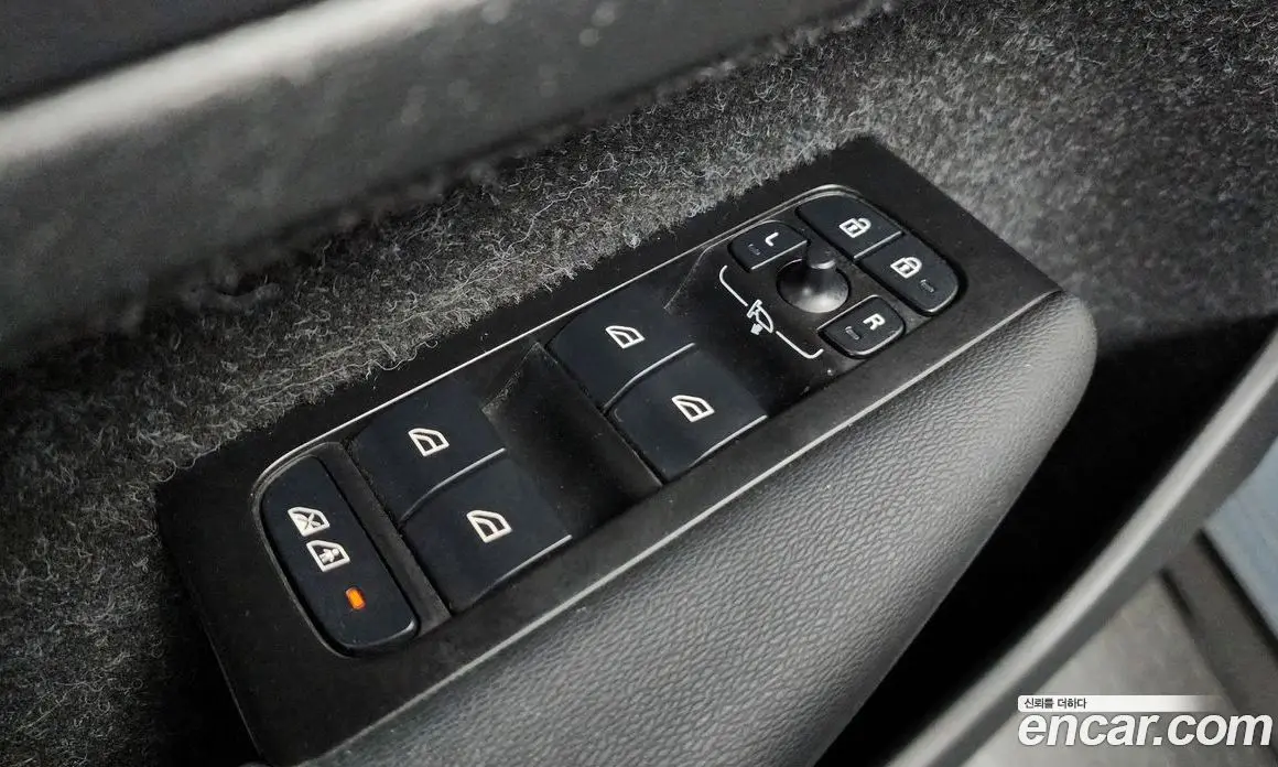 Volvo XC40 2021 2.0 автомат (гидро), фото 28