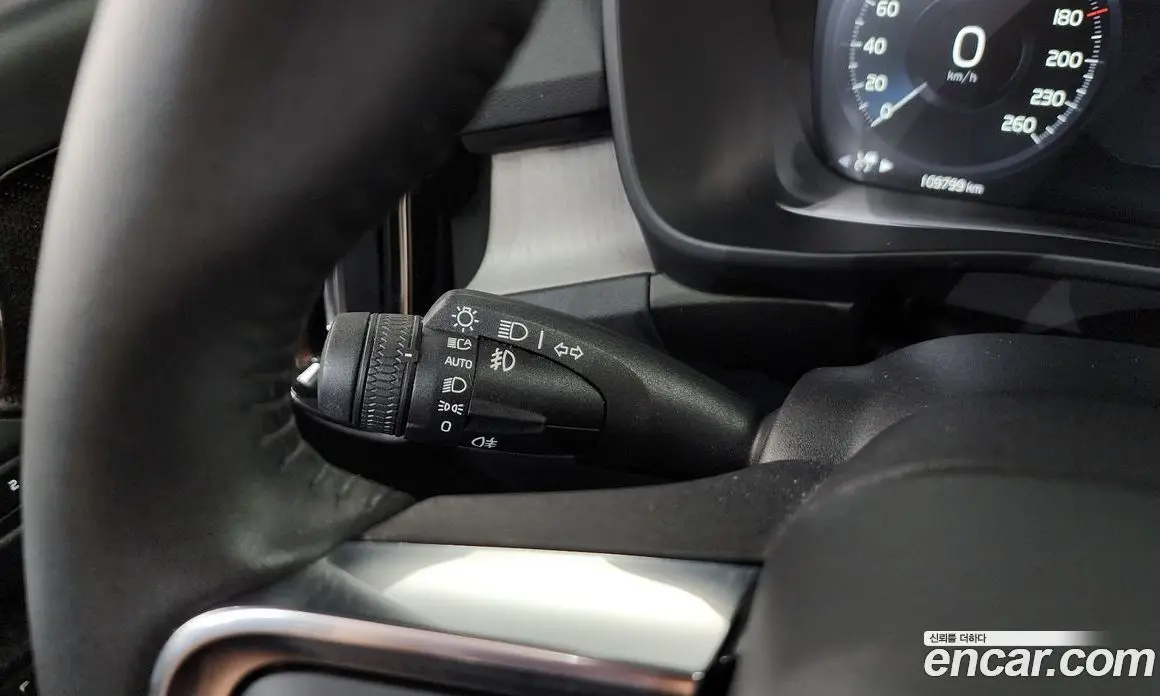 Volvo XC40 2021 2.0 автомат (гидро), фото 29