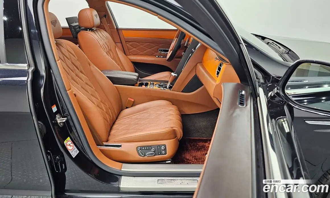 Bentley Flying Spur 2016 6.0 автомат (гидро), фото 10 Bentley Flying Spur 2016 6.0 автомат (гидро), фото 10