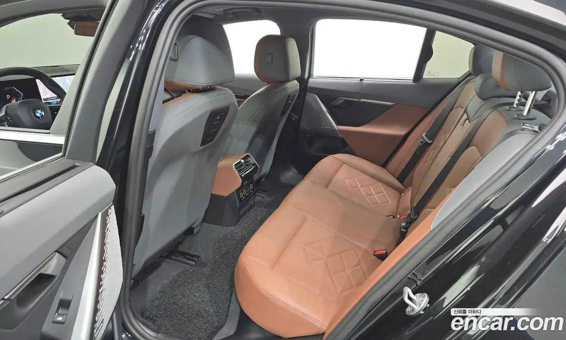 BMW 5 серия 2024 2.0 автомат (гидро), фото 17
