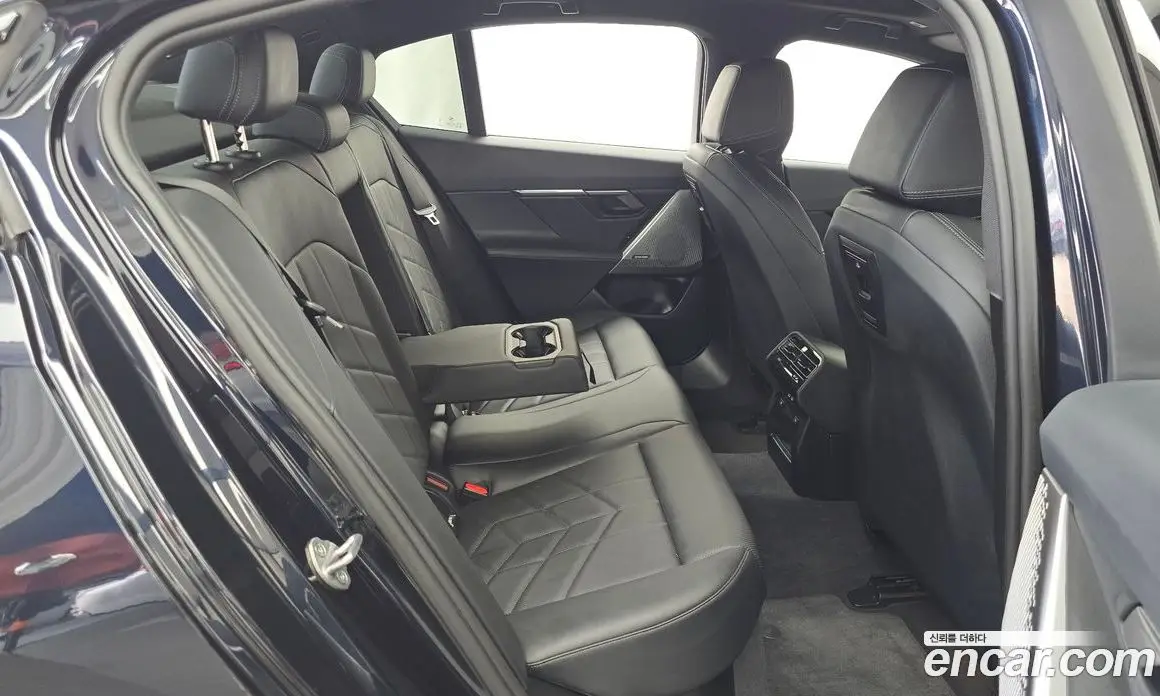 BMW 5 серия 2024 2.0 автомат (гидро), фото 17 BMW 5 серия 2024 2.0 автомат (гидро), фото 17