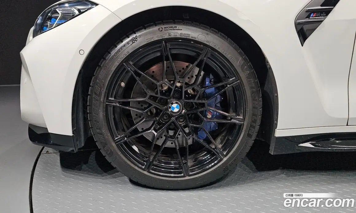 BMW M4 2024 3.0 автомат (гидро), фото 5 BMW M4 2024 3.0 автомат (гидро), фото 5