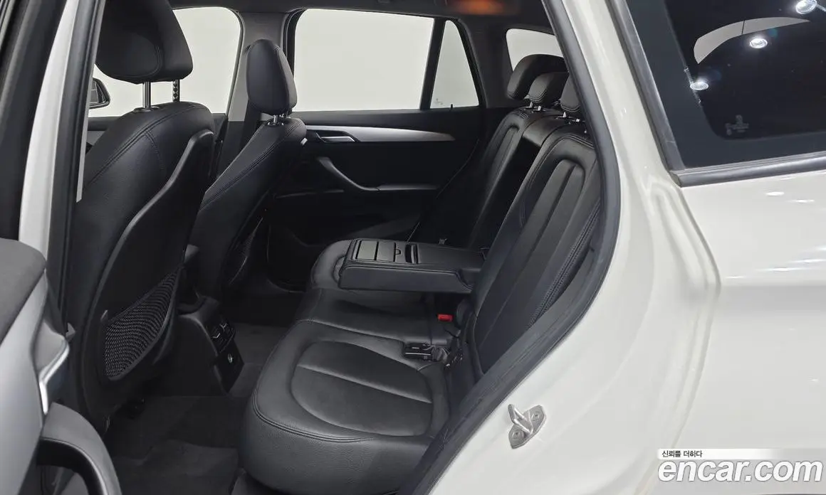 BMW X1 2016 2.0 автомат (гидро), фото 12 BMW X1 2016 2.0 автомат (гидро), фото 12