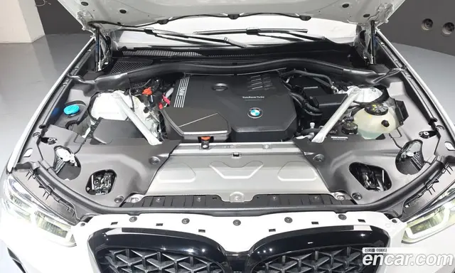 BMW X4 2025 2.0 автомат (гидро), миниатюра 6