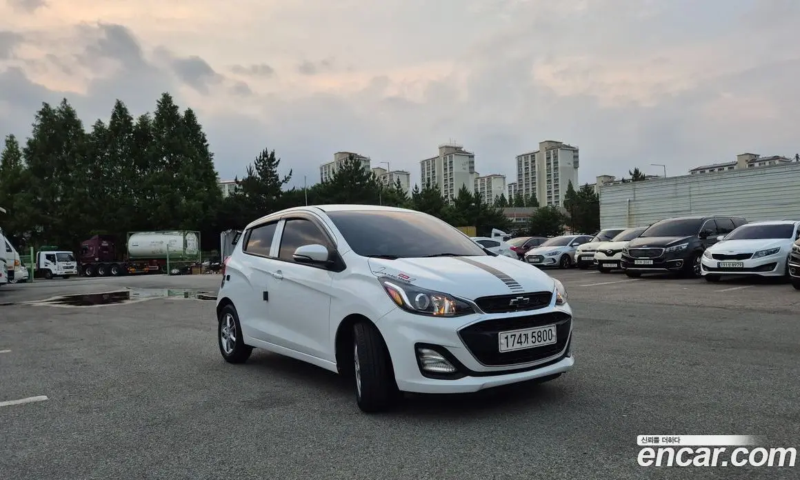 Chevrolet Spark 2018 1.0 автомат (вариатор), фото 1 Chevrolet Spark 2018 1.0 автомат (вариатор), фото 1