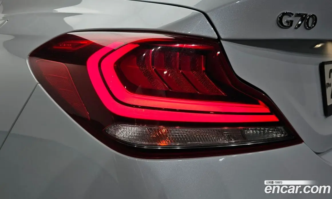 Genesis G70 2018 2.0 автомат (гидро), фото 9 Genesis G70 2018 2.0 автомат (гидро), фото 9