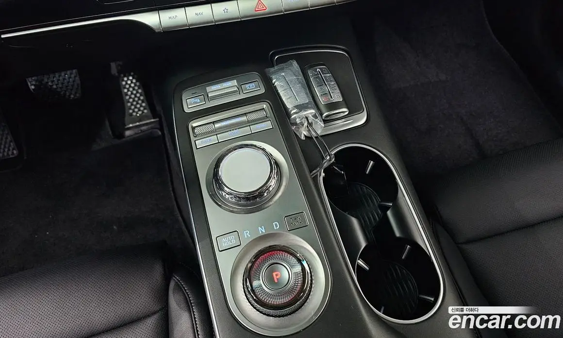 Genesis GV70 2021 2.5 автомат (гидро), фото 12 Genesis GV70 2021 2.5 автомат (гидро), фото 12