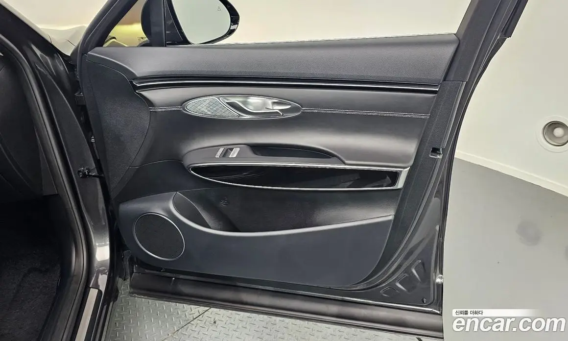 Genesis GV70 2021 2.5 автомат (гидро), фото 14 Genesis GV70 2021 2.5 автомат (гидро), фото 14