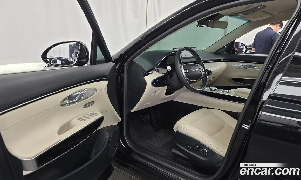 Genesis GV70 2021 2.5 автомат (гидро), фото 13 Genesis GV70 2021 2.5 автомат (гидро), фото 13