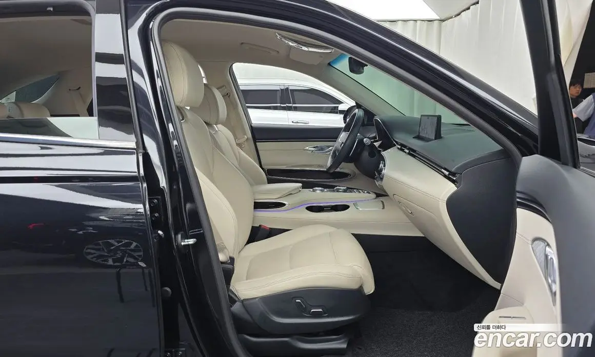 Genesis GV70 2021 2.5 автомат (гидро), фото 16 Genesis GV70 2021 2.5 автомат (гидро), фото 16