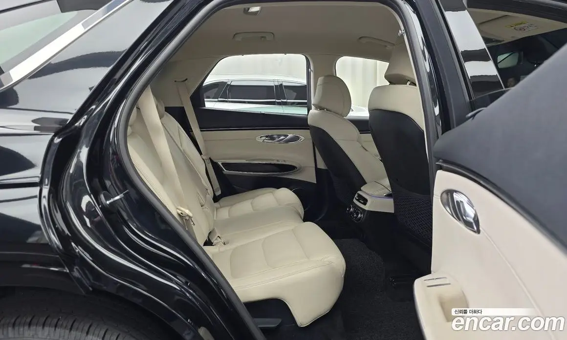 Genesis GV70 2021 2.5 автомат (гидро), фото 17 Genesis GV70 2021 2.5 автомат (гидро), фото 17