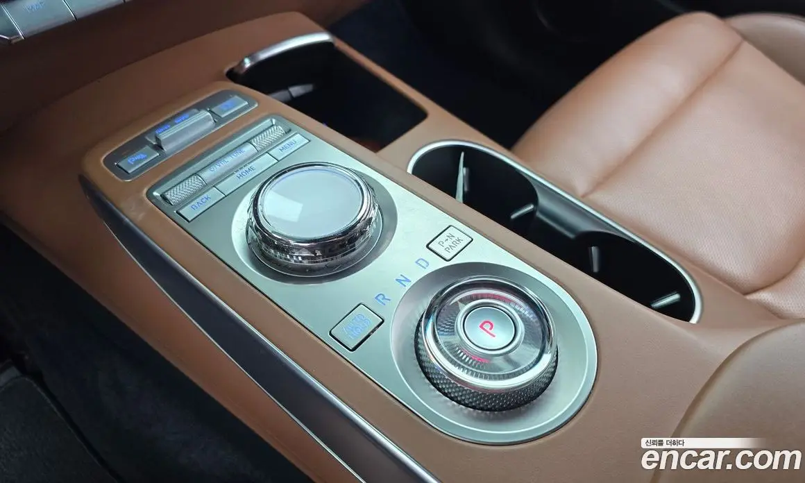Genesis GV70 2023 2.5 автомат (гидро), фото 12 Genesis GV70 2023 2.5 автомат (гидро), фото 12