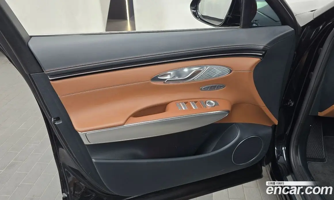 Genesis GV70 2023 2.5 автомат (гидро), фото 14 Genesis GV70 2023 2.5 автомат (гидро), фото 14