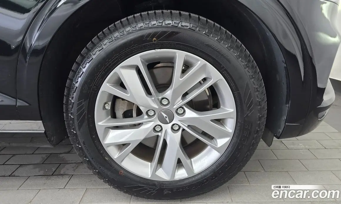 Genesis GV70 2023 2.5 автомат (гидро), фото 7 Genesis GV70 2023 2.5 автомат (гидро), фото 7