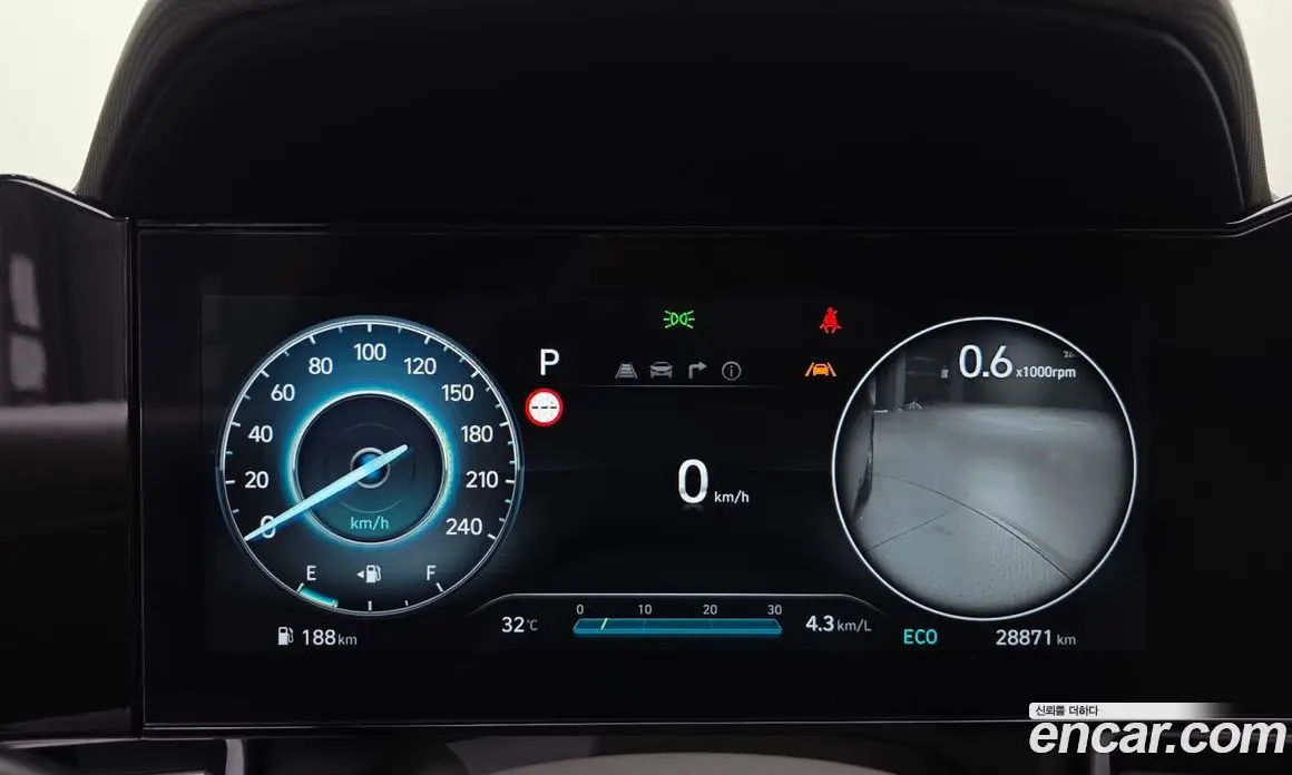 Hyundai Avante 2023 1.6 автомат (гидро), фото 8