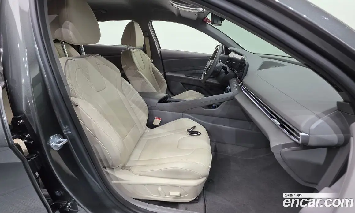 Hyundai Avante 2023 1.6 автомат (гидро), фото 10