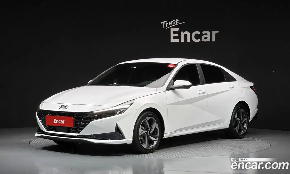 Hyundai Avante 2023 1.6 автомат (гидро), фото 1