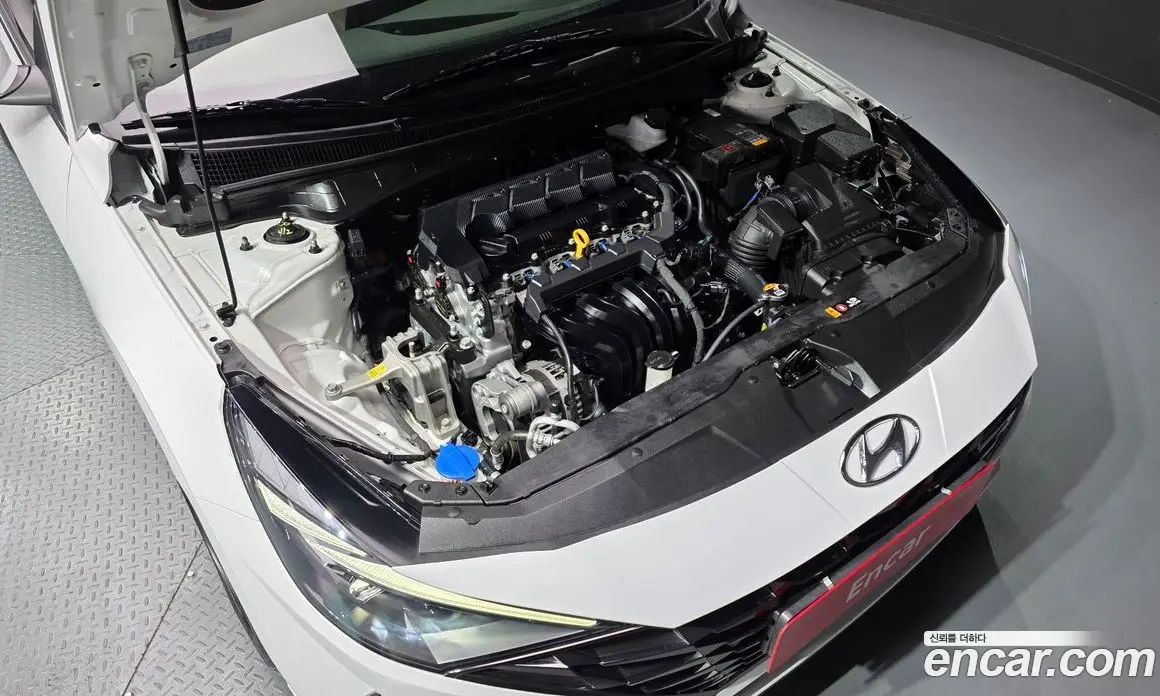 Hyundai Avante 2023 1.6 автомат (гидро), фото 6