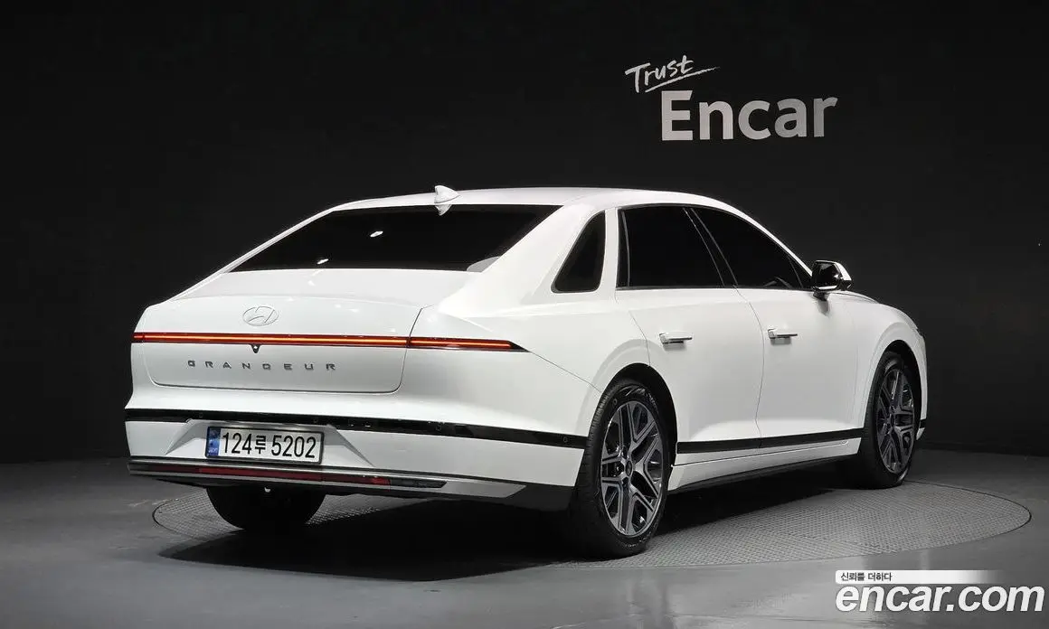 Hyundai Grandeur 2024 2.5 автомат (гидро), фото 2 Hyundai Grandeur 2024 2.5 автомат (гидро), фото 2