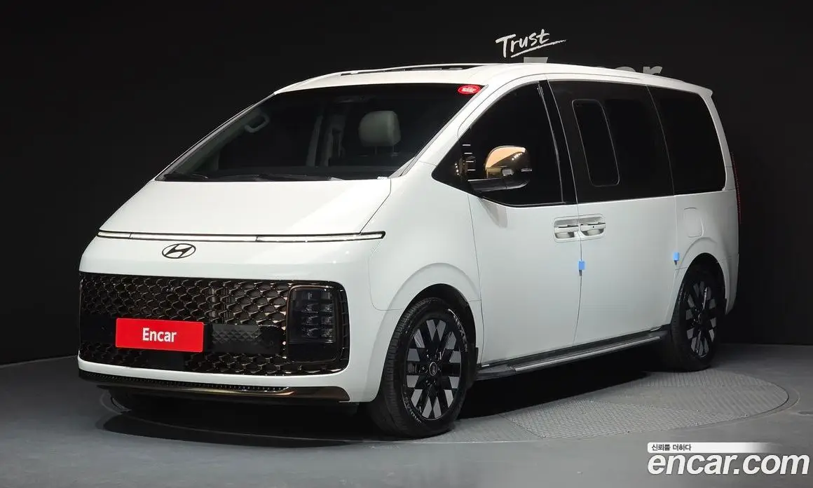 Hyundai Staria 2024 1.6 автомат (гидро), фото 1