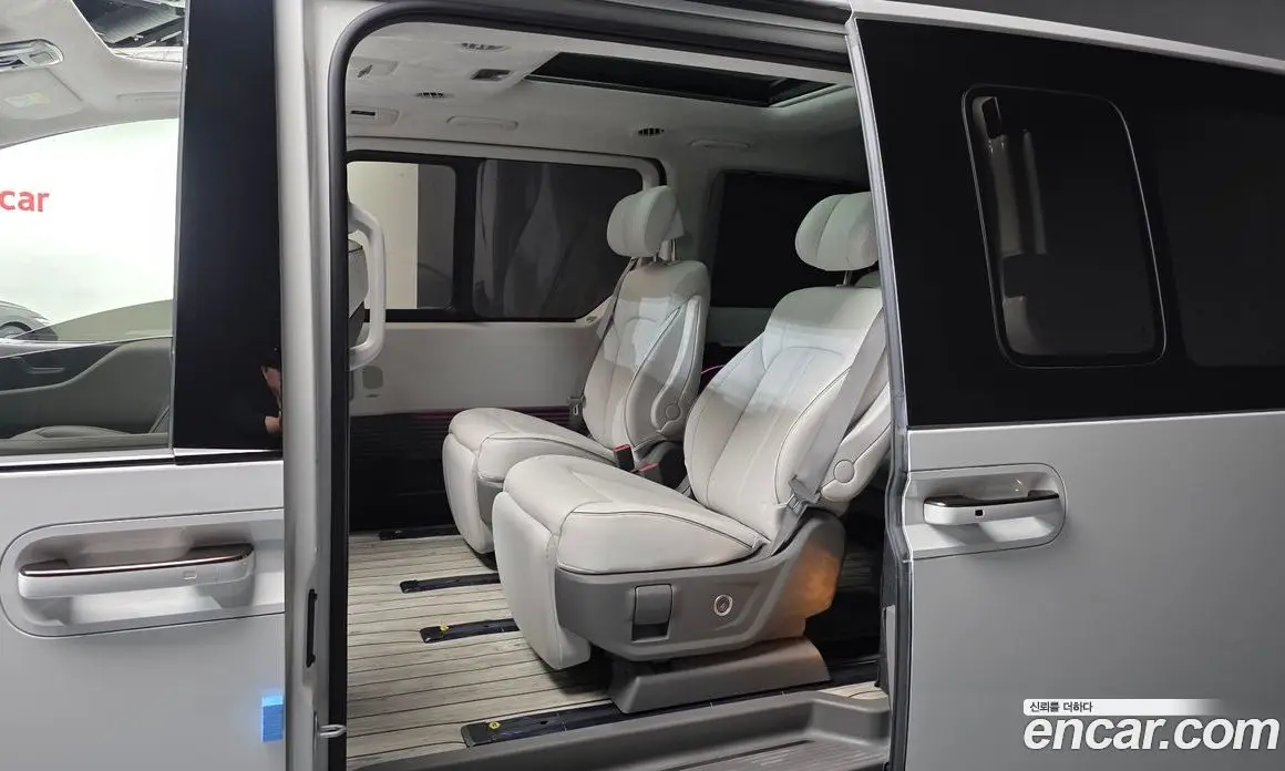 Hyundai Staria 2024 1.6 автомат (гидро), фото 11