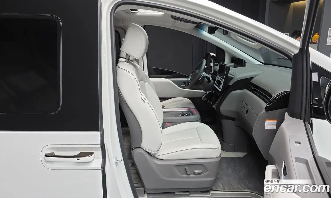 Hyundai Staria 2024 1.6 автомат (гидро), фото 12