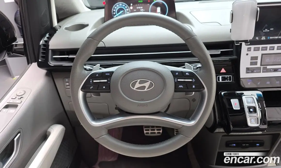 Hyundai Staria 2024 1.6 автомат (гидро), фото 13