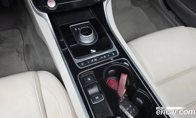 Jaguar XE 2015 2.0 автомат (гидро), миниатюра 9 Jaguar XE 2015 2.0 автомат (гидро), миниатюра 9