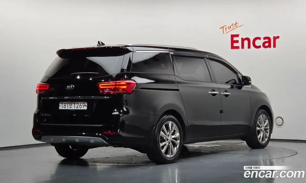 Kia Carnival 2020 2.2 автомат (гидро), фото 2