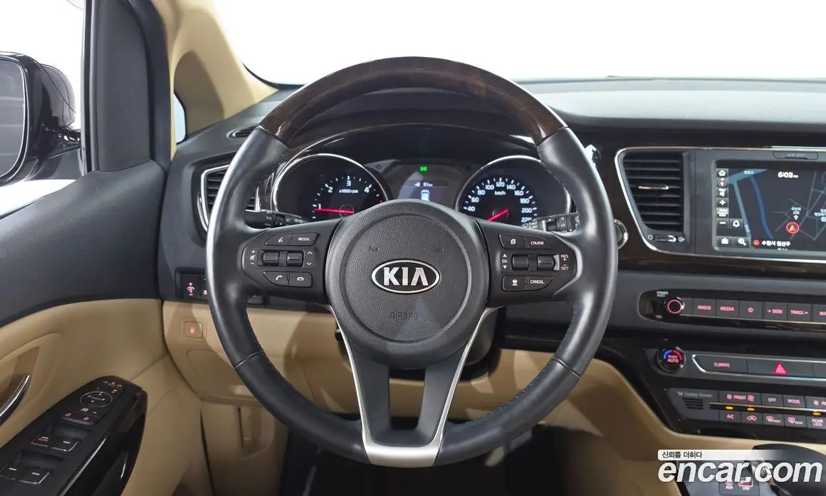 Kia Carnival 2020 2.2 автомат (гидро), фото 20