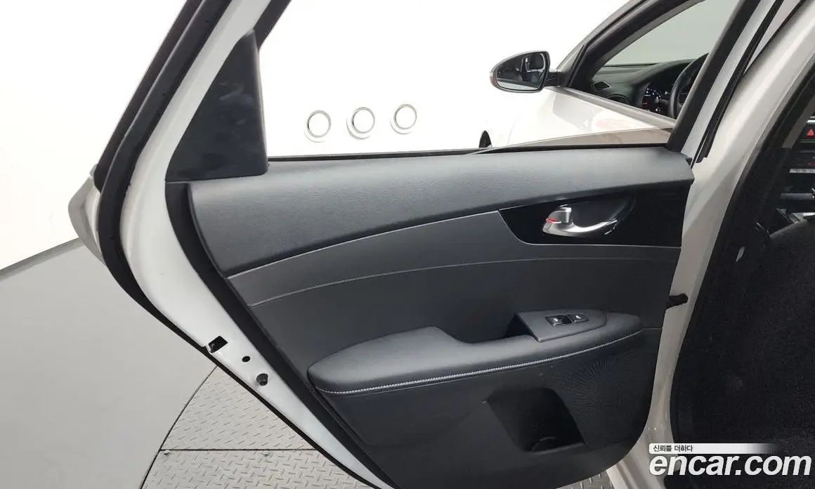 Kia K3 2024 1.6 автомат (гидро), фото 15 Kia K3 2024 1.6 автомат (гидро), фото 15