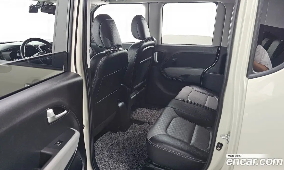 Kia Ray 2021 1.0 автомат (гидро), фото 11