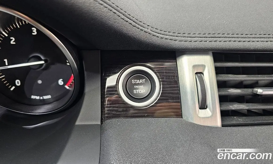 Land Rover Range Rover Evoque 2019 2.0 автомат (гидро), фото 26 Land Rover Range Rover Evoque 2019 2.0 автомат (гидро), фото 26
