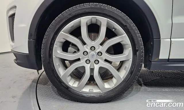 Land Rover Range Rover Evoque 2019 2.0 автомат (гидро), миниатюра 4 Land Rover Range Rover Evoque 2019 2.0 автомат (гидро), миниатюра 4